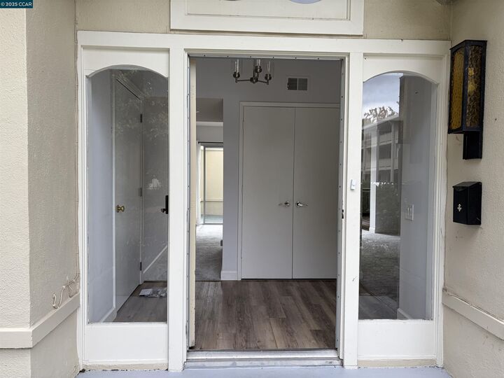 Property Photo:  2017 Pine Knoll Dr 4  CA 94595 