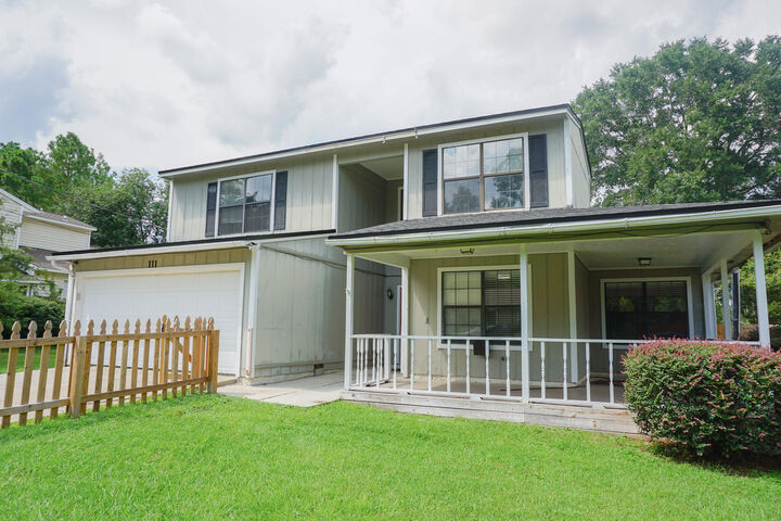 Property Photo: 111 Palmetto Drive FL 32539