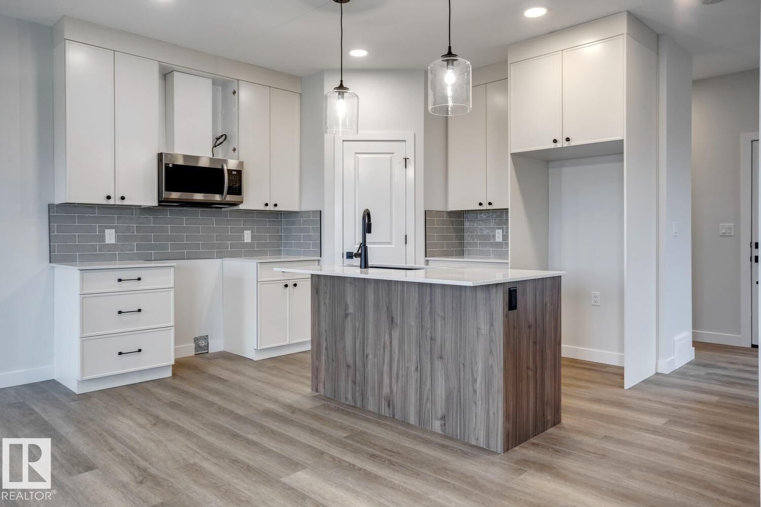 Property Photo:  165 Caledon Crescent  AB T7X 4E3 