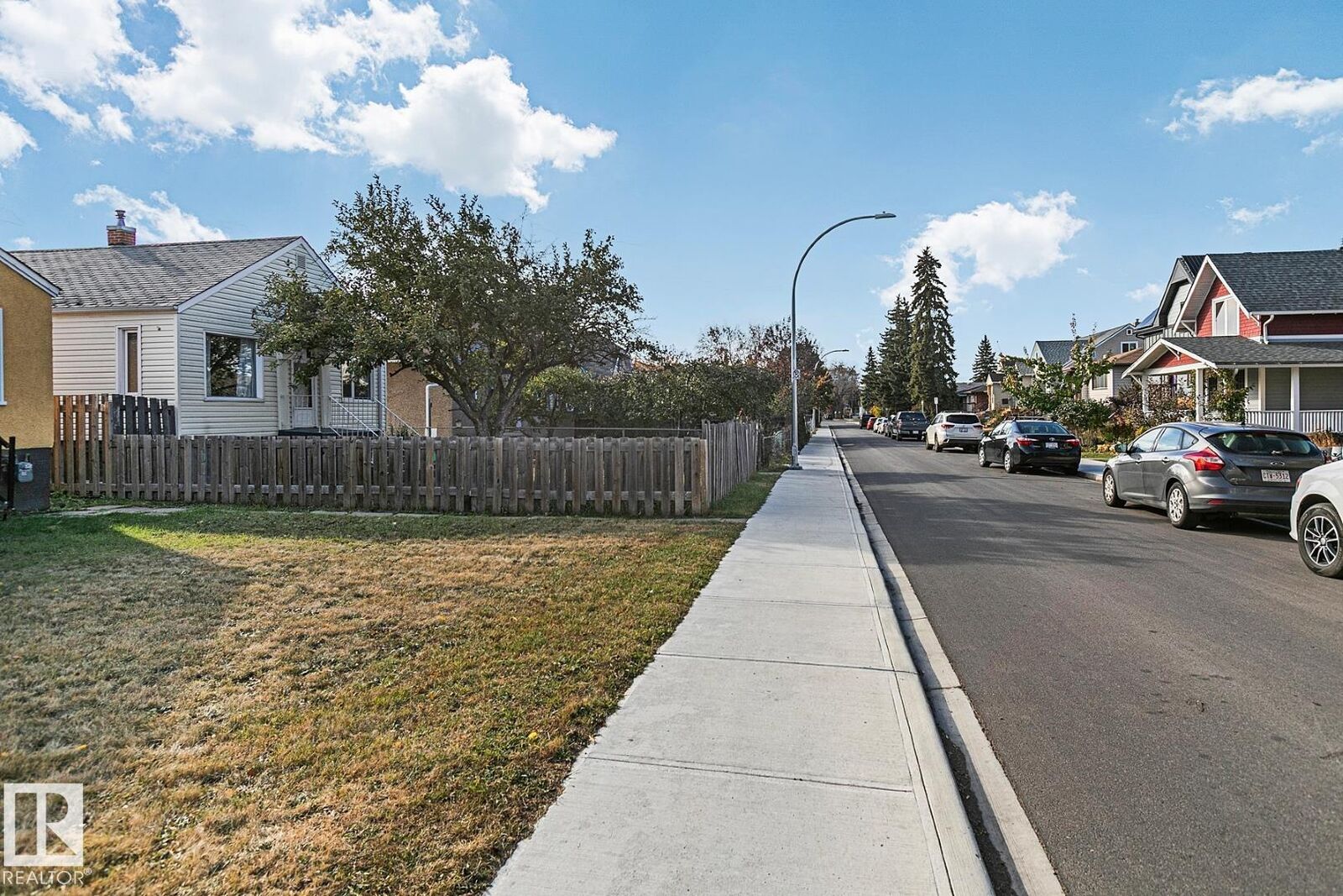 Property Photo:  9221 110 Avenue NW  AB T5H 1H2