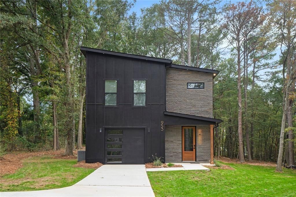 Property Photo:  953 Remington Drive SE  GA 30094 