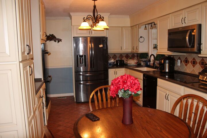 Property Photo: 108 Ash St WV 26651