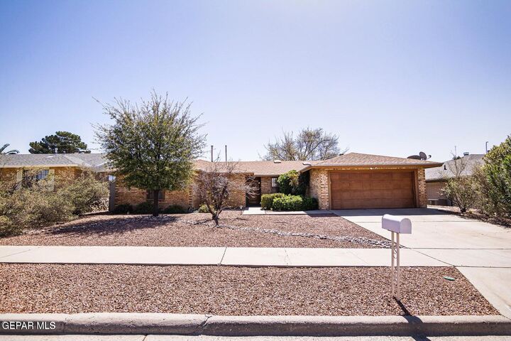 828 Agua Caliente Dr Drive  El Paso TX 79912 photo
