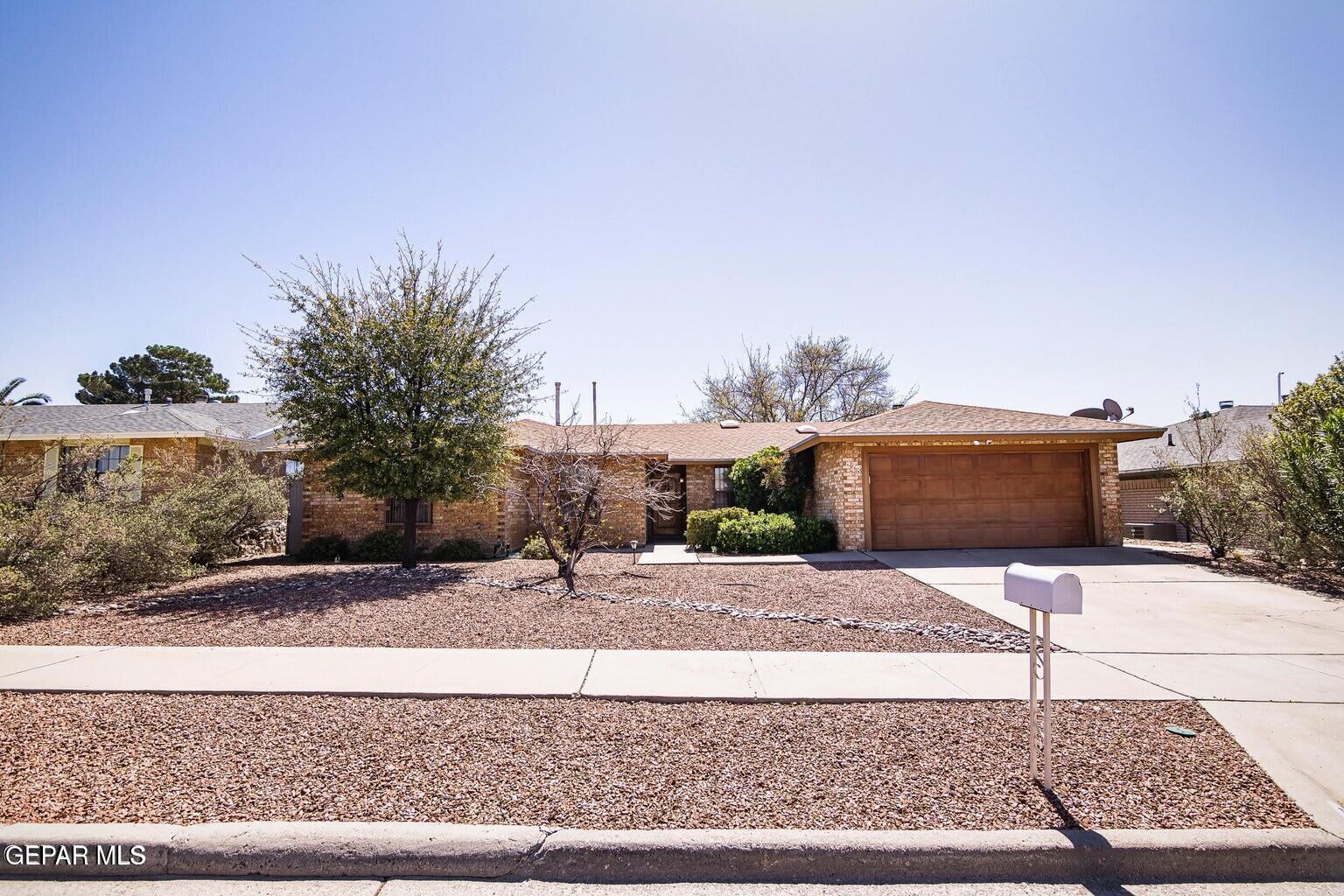 Property Photo: 828 Agua Caliente Dr Drive TX 79912