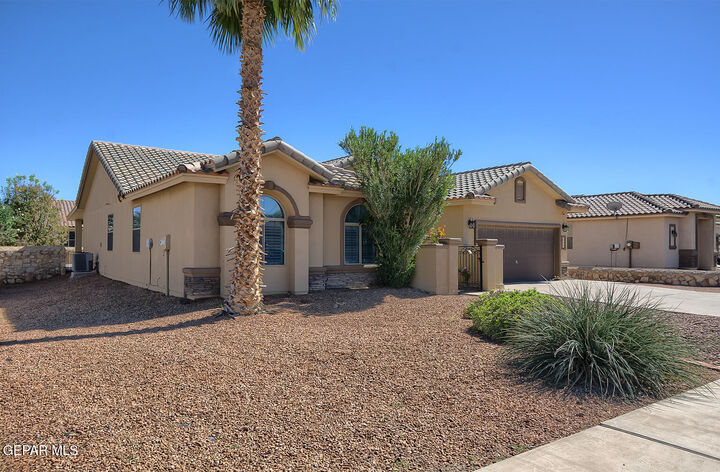 Property Photo: 5620 Valley Maple Drive TX 79932