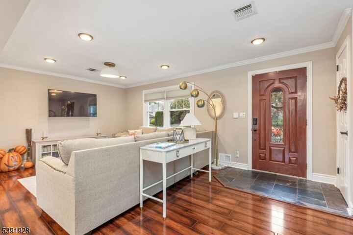 Property Photo:  116 Cedar St  NJ 07090