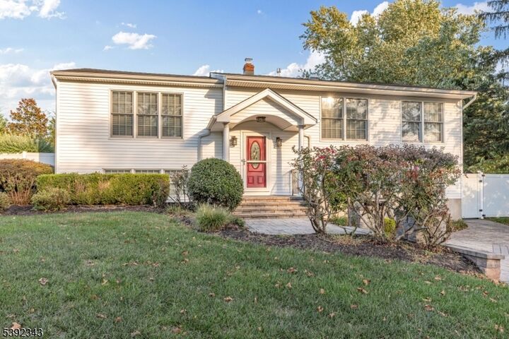 1 Kingsbridge Rd  Franklin Twp. NJ 08873 photo