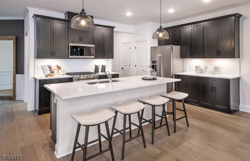 Property Photo:  23 Wadsworth Drive 6  NJ 07834 