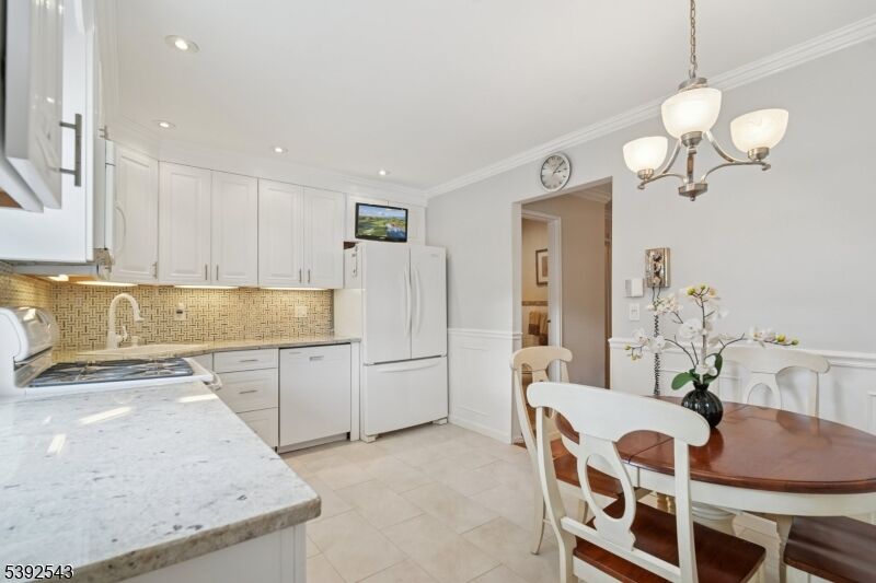 Property Photo:  563 S Springfield Ave  NJ 07081