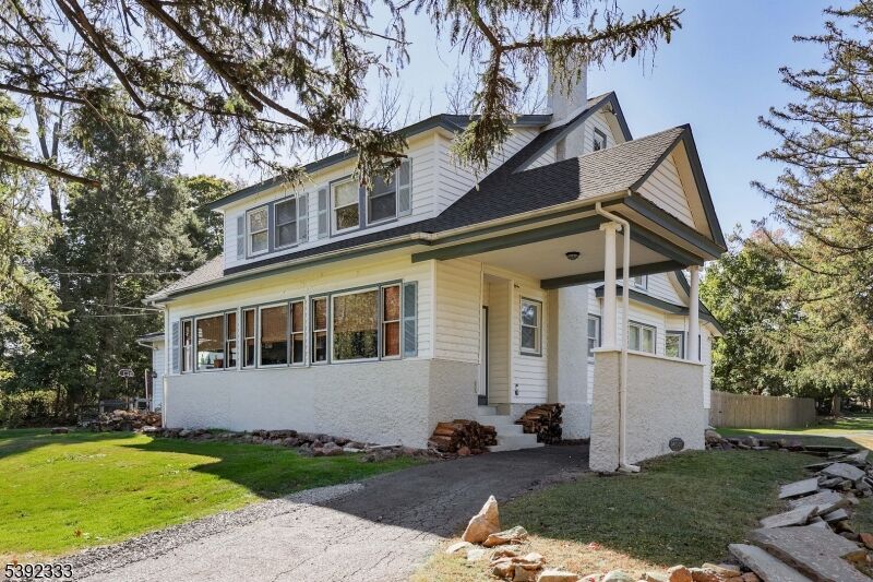 Property Photo:  2 Dutch Ln  NJ 07076