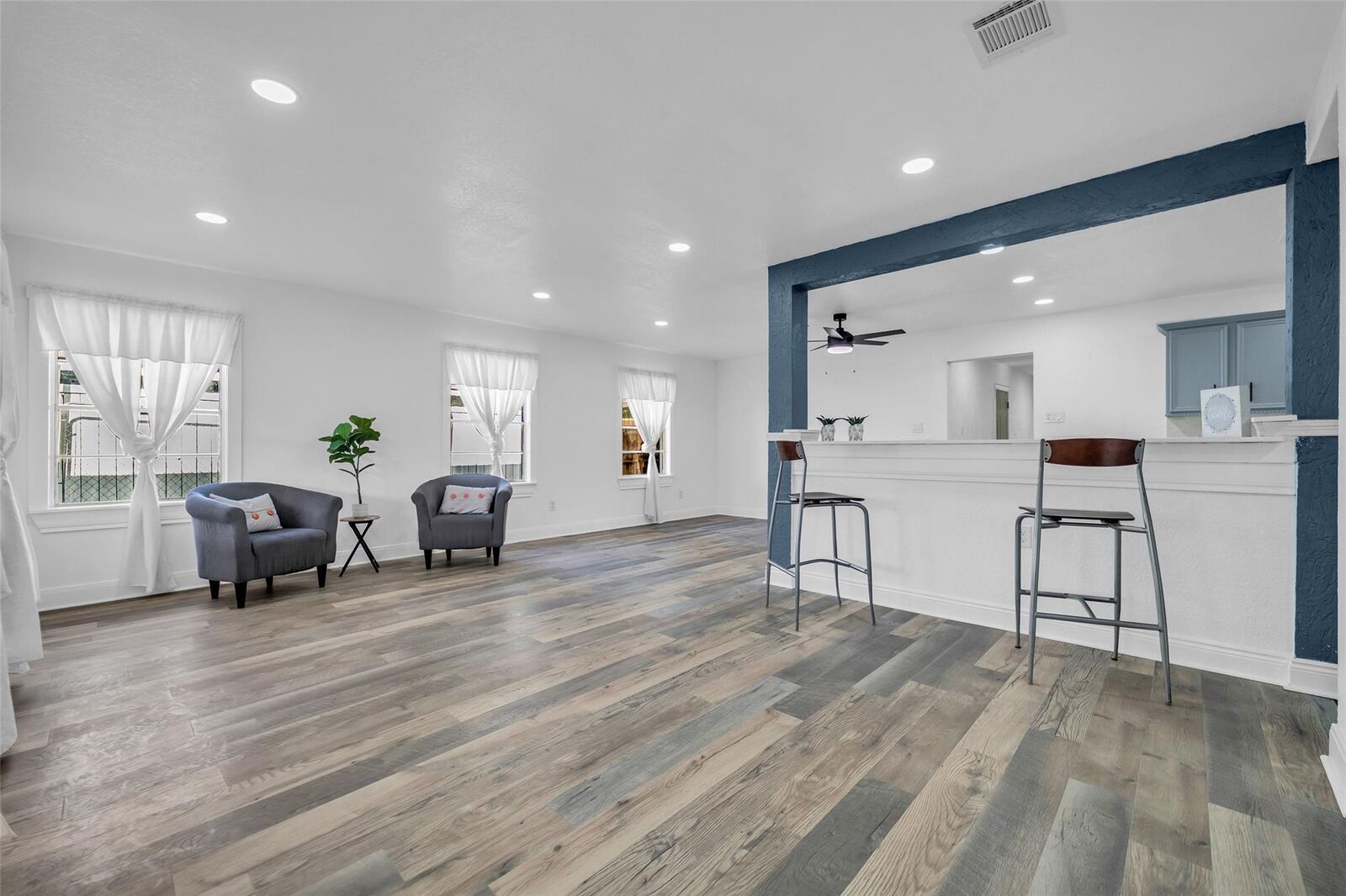 Property Photo:  4011 Markley Street  TX 77087 