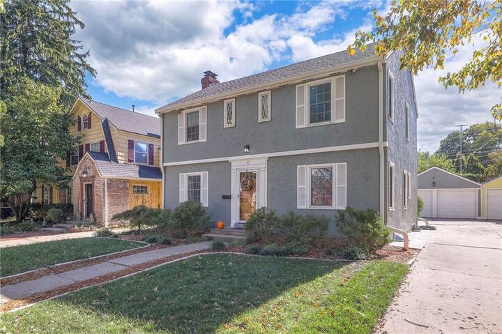 Property Photo:  11 W 70th Terrace  MO 64113 