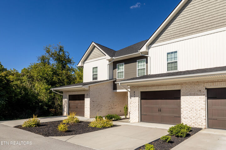Property Photo: 822 McCammon Ave TN 37801