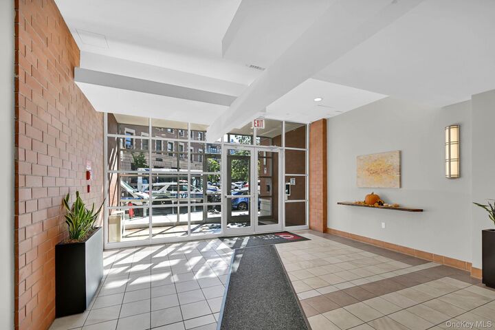 Property Photo:  837 Washington Avenue 8P  NY 10451 