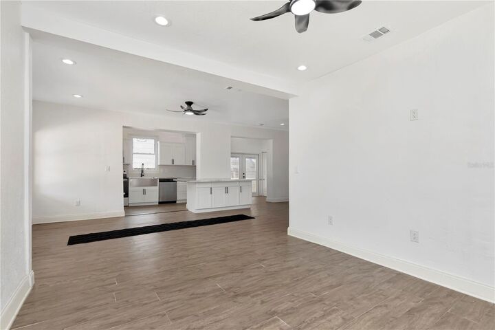 Property Photo:  2714 36th Avenue N  FL 33713