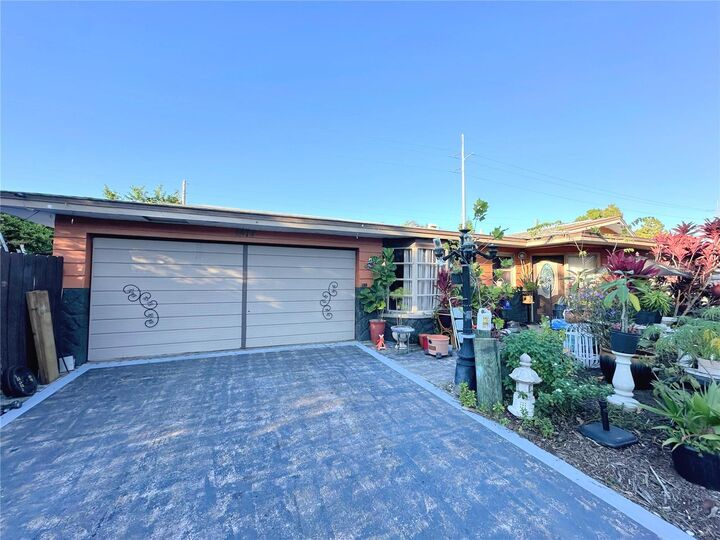 Property Photo: 1574 Souvenir Drive FL 33755