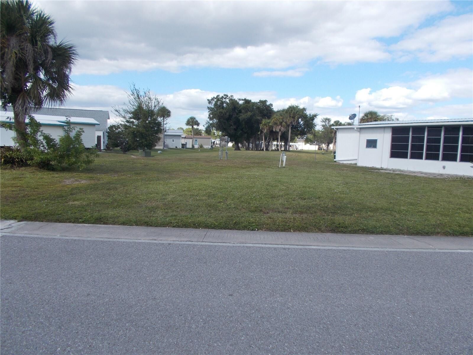 Property Photo:  5751 Holiday Park Boulevard  FL 34287