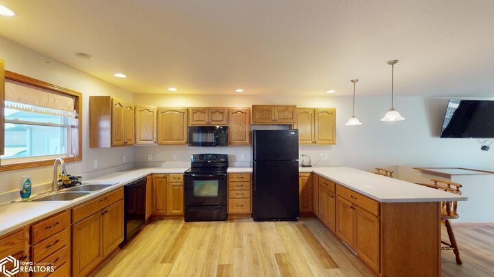 Property Photo: 227 Westview Dr S IA 50469
