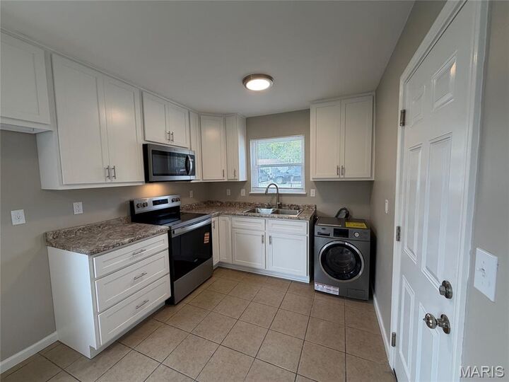 Property Photo:  217 Kerland Drive  MO 63390