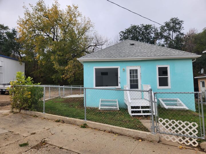 516 SW Summit  Minot ND 58701-9999 photo
