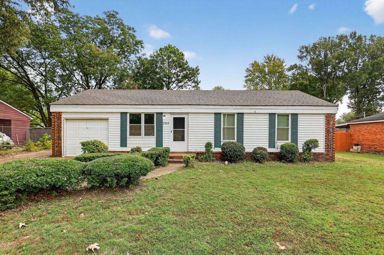 Property Photo: 5368 Millbranch Rd TN 38116