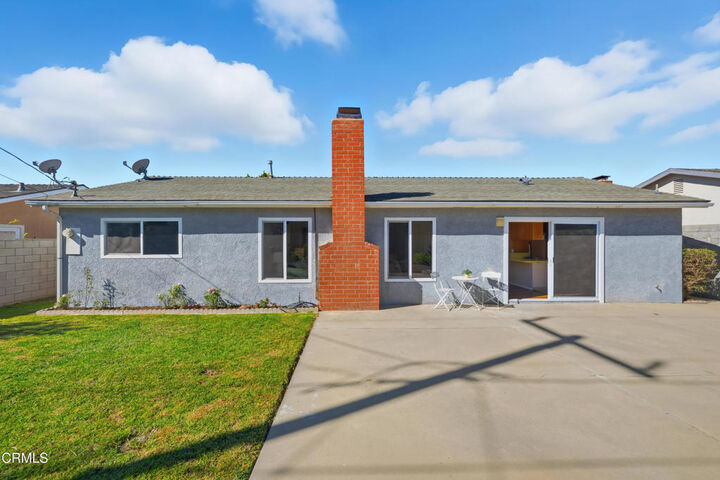 Property Photo:  1366 Lark Avenue  CA 93003 