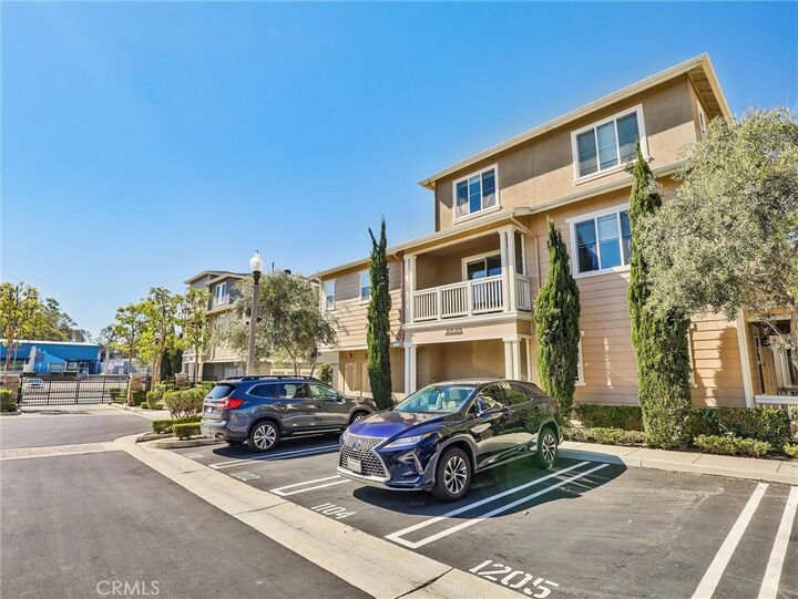 Property Photo: 2303 Jefferson 1105 CA 90501