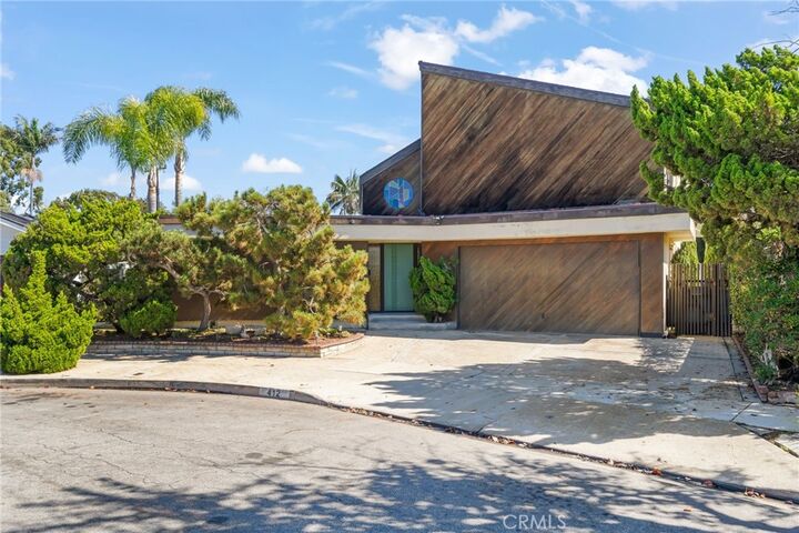 Property Photo:  412 Emerald  CA 90740 