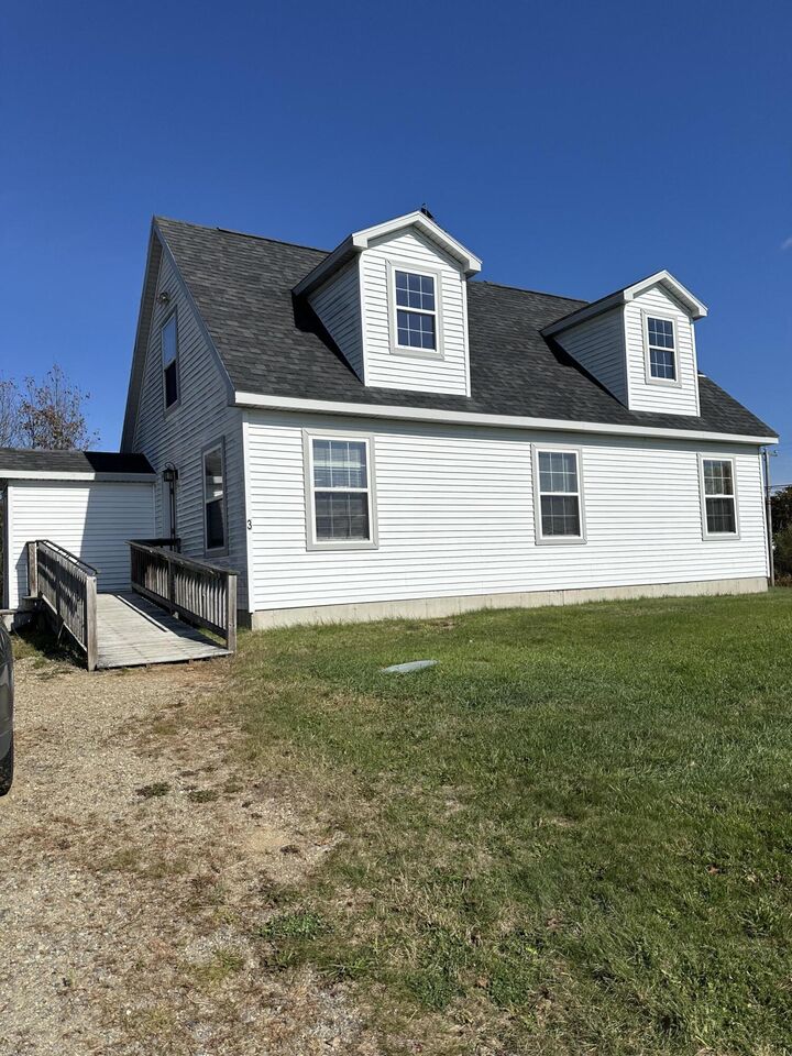 Property Photo:  3 Riverview Lane  ME 04606