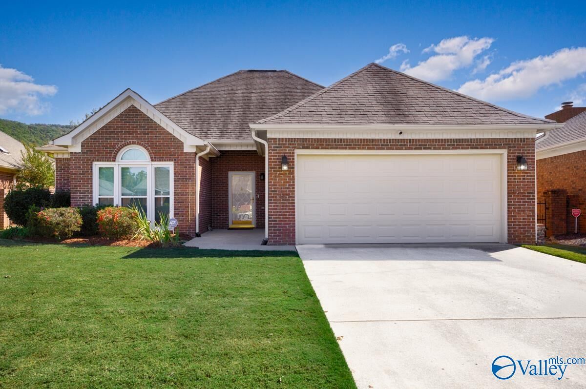 Property Photo:  15065 SE Ashmont Blvd  AL 35803 