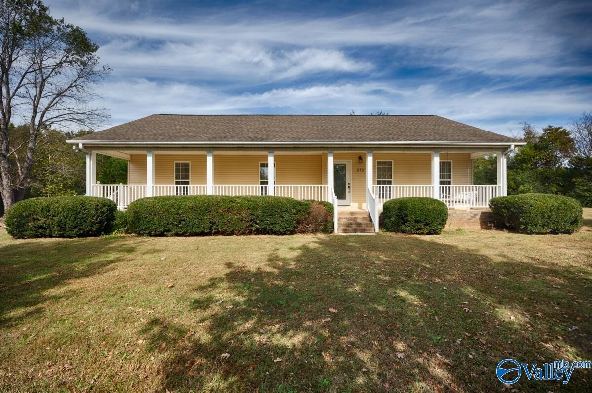 Property Photo:  979 Walker Lane  AL 35761 