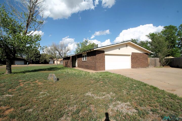 Property Photo:  3701 Player Place  NM 88101 