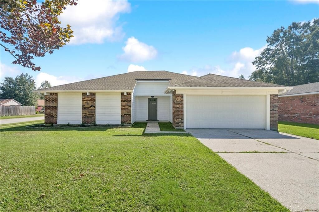 Property Photo: 109 Meredith Drive LA 70458