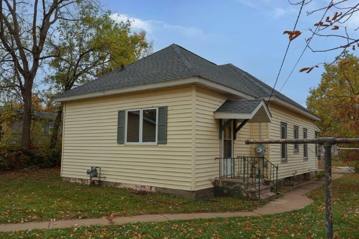 Property Photo:  516 Lake Avenue E  WI 54848 