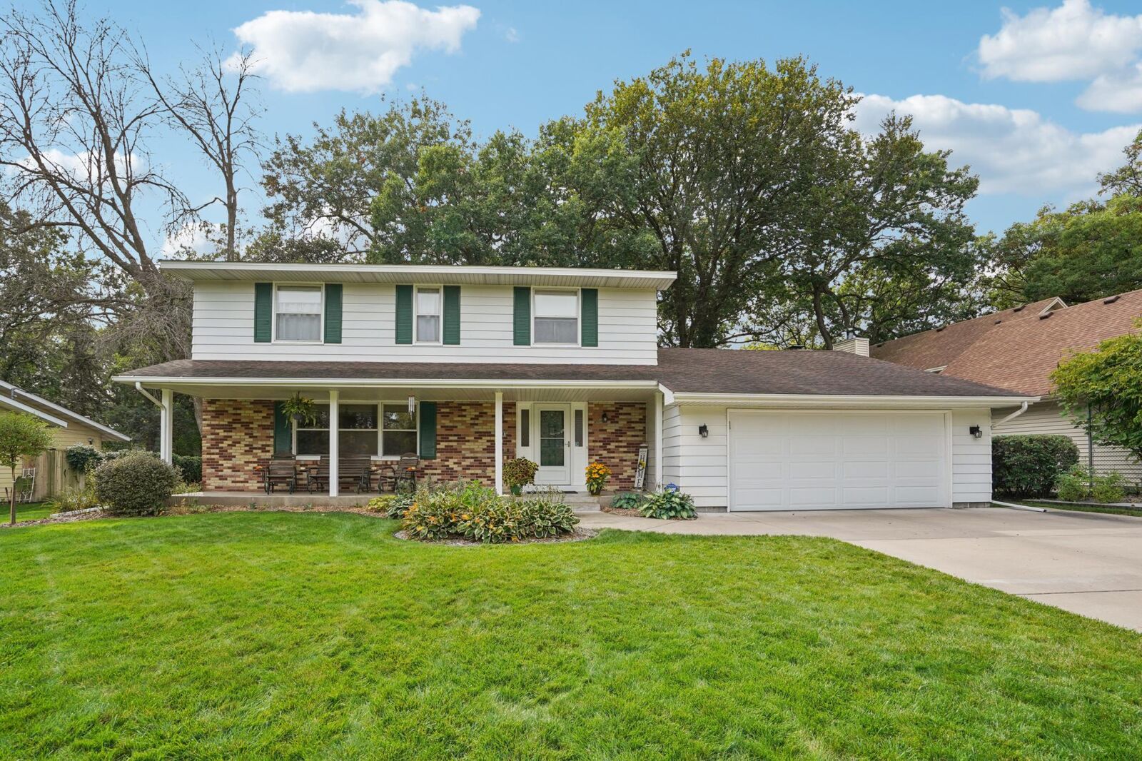 Property Photo: 1448 Windemere Drive NE MN 55421