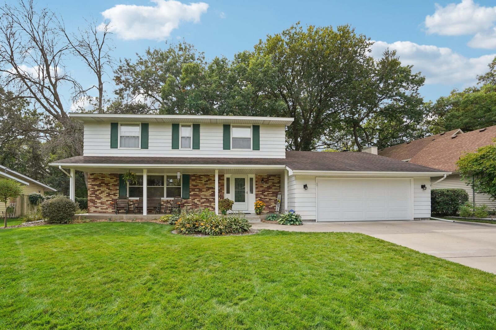 Property Photo: 1448 Windemere Drive NE MN 55421