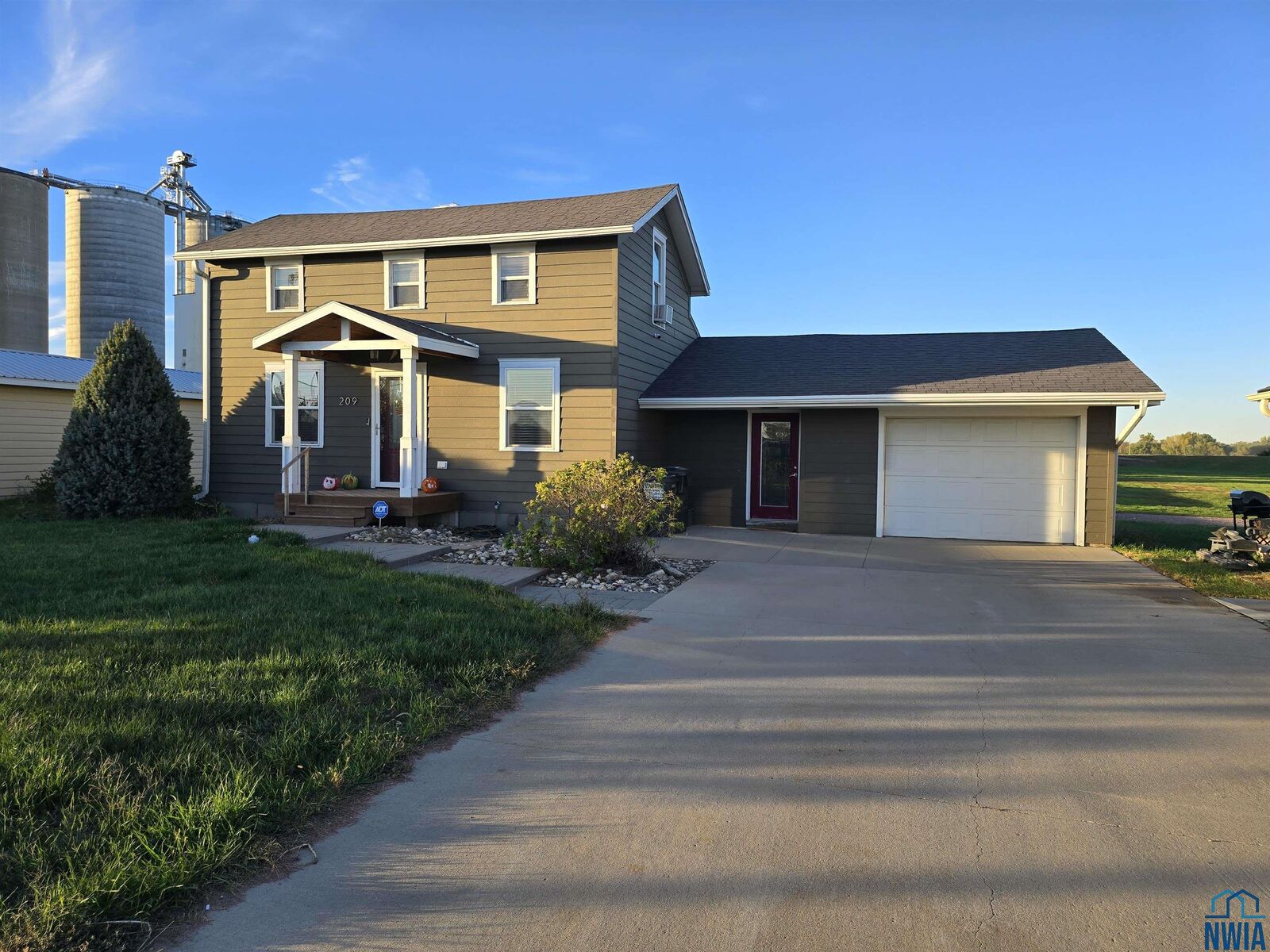 Property Photo:  209 E Main St  IA 51024 