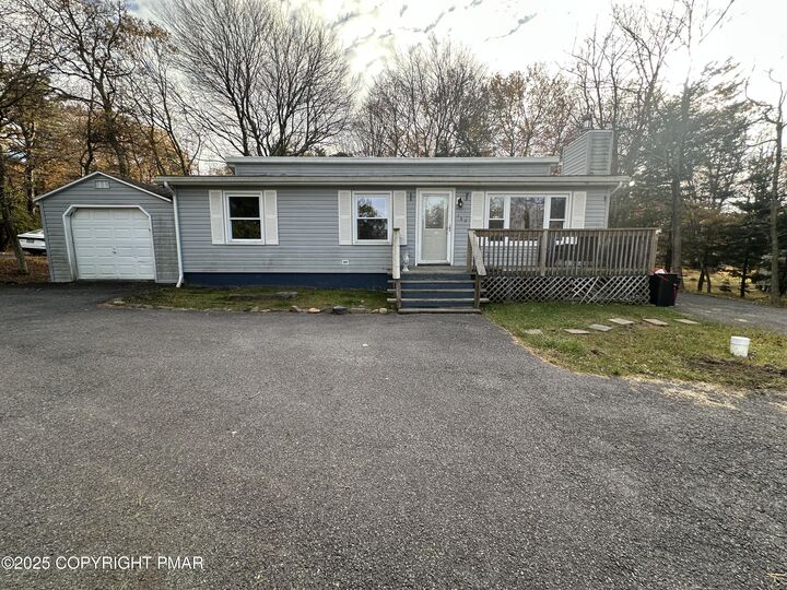 Property Photo:  492 Mountain Road  PA 18210