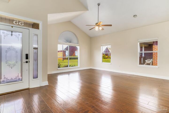 Property Photo:  55 Newport St  FL 32533