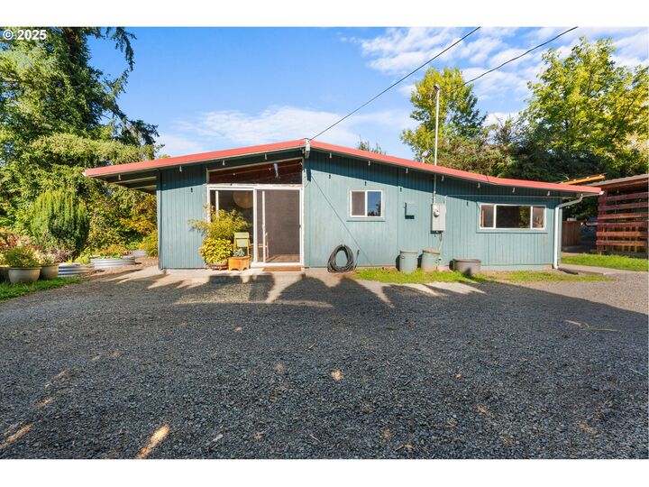 Property Photo:  19482 S Henrici Rd  OR 97045 