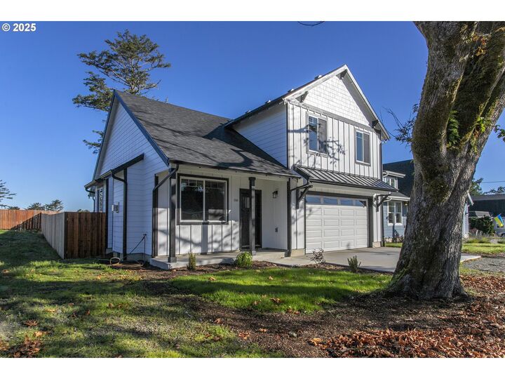 Property Photo: 790 17th Ave OR 97138