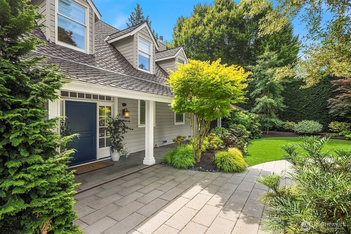 Property Photo: 2042 77th Avenue NE WA 98039