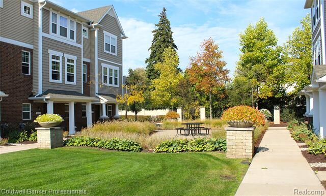 Property Photo:  3076 Kilmer Drive  MI 48083 