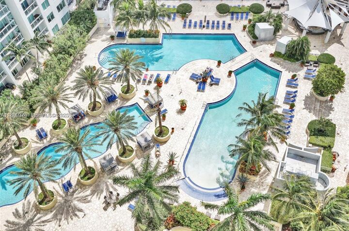 Property Photo: 253 NE 2nd St 226 FL 33132