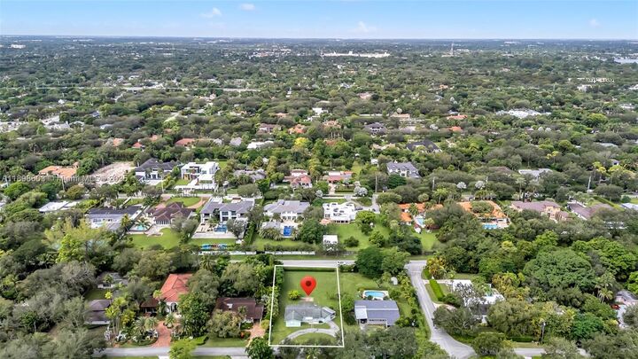 Property Photo: 6820 SW 71st Ct FL 33143