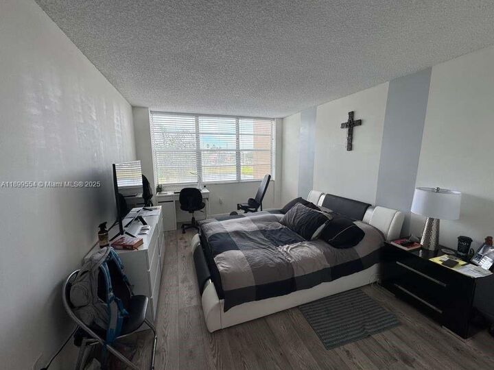 Property Photo:  1200 Saint Charles Pl 321  FL 33026