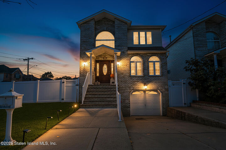 Property Photo:  493 Willowbrook Road  NY 10314 