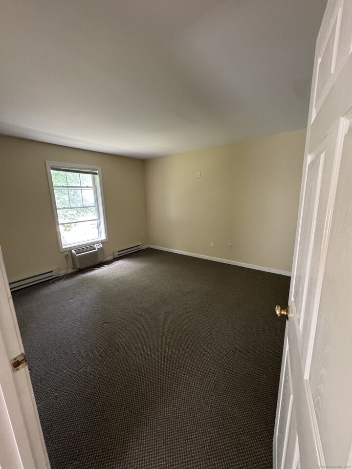 Property Photo: 35 Warwick Street 7 CT 06513