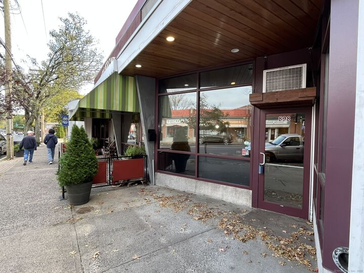 Property Photo: 898 Whalley Avenue CT 06514