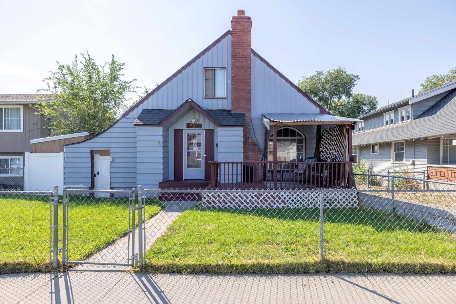 Property Photo: 824 E Gordon Ave WA 99207